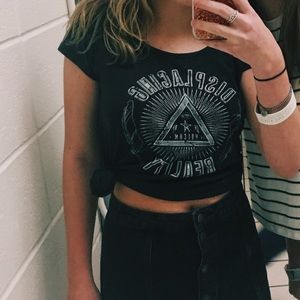 Displacing reality tee